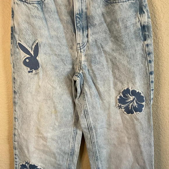 Playboy X Pacsun Womens Embroidered Light‎ Wash High Rise Boyfriend Denim Jeans - Picture 4 of 7